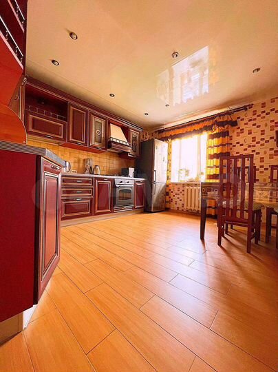 2-к. квартира, 60 м², 4/10 эт.