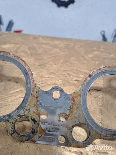 Прокладка выпускного коллектора Ford Mustang 5.0