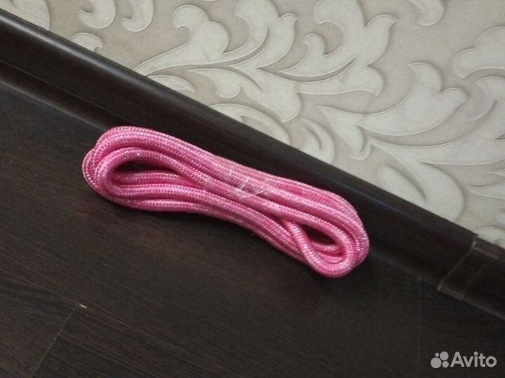 Гимнастическая скакалка