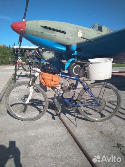 Велосипед с бензиновым мотором