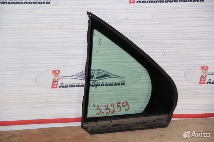 Стекло собачника зад лево c Honda Legend KB1 J35A