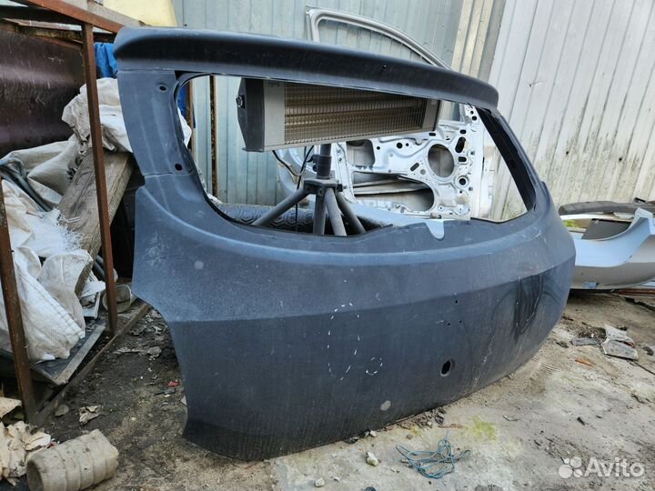 Крышка багажника renault sandero