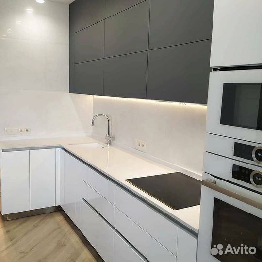 Угловая кухня на заказ. Производство в Москве