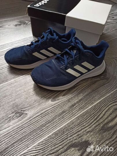 Кроссовки adidas