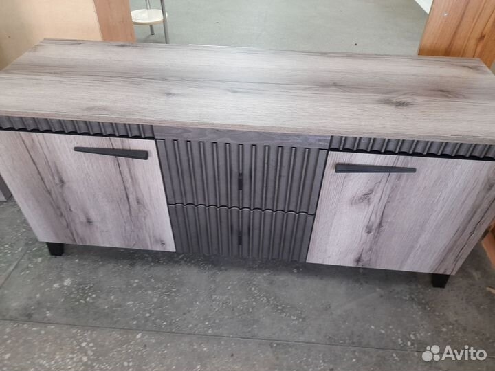 Тумба под тв. Новая в упаковке