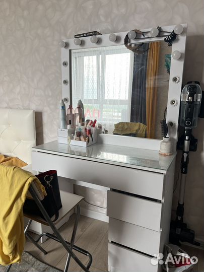 Гримерный стол