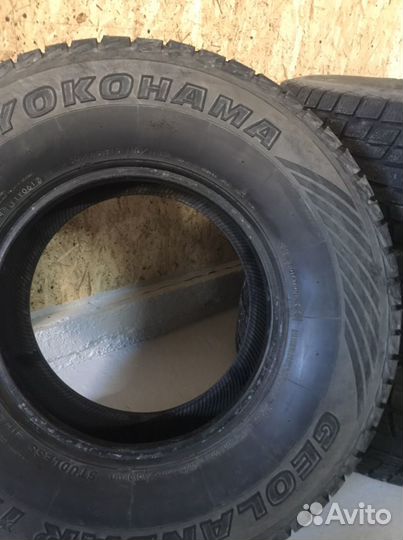 Yokohama C33 285/75 R16