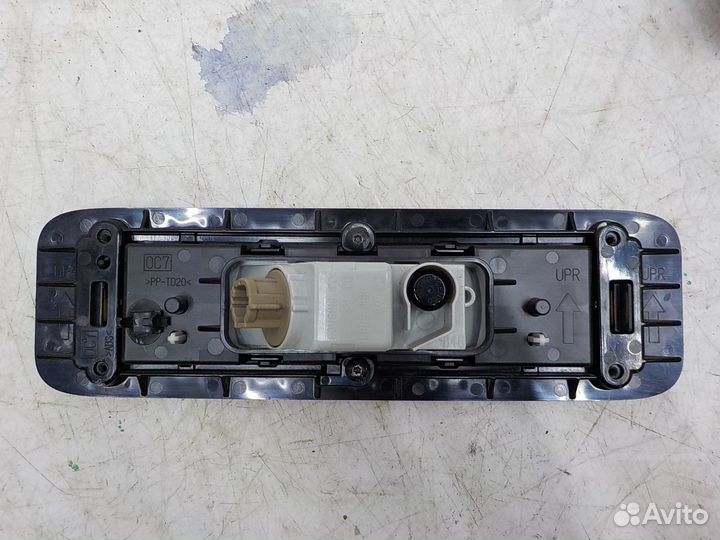 Фонарь заднего бампера Infiniti QX 56 2010