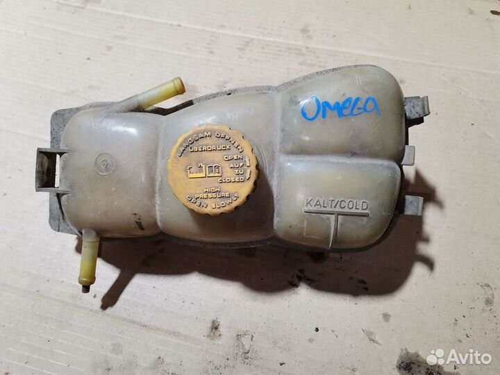 Бачок расширительный Opel Omega B