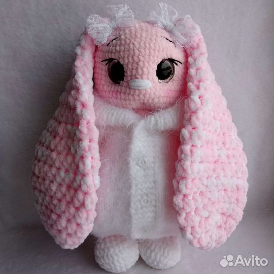 Зайка плюшевая ручной работы. В наличии