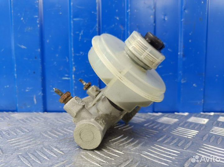 Главный тормозной цилиндр Chevrolet Niva 1 1.7