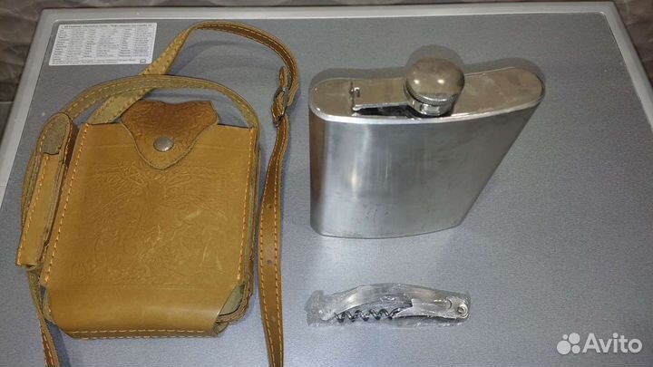 Фляжка из нержавейки в футляре из натуральной кожи