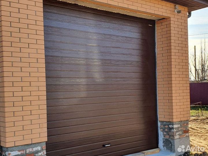 Ворота секционные подъемные от производителя