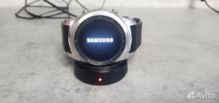 Смарт часы samsung gear 3 classic