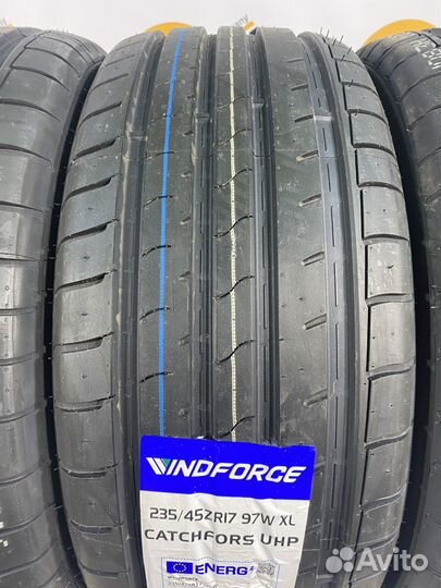 Windforce Catchfors UHP 235/45 R17 93W