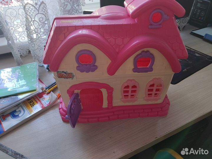 Домик кукольный