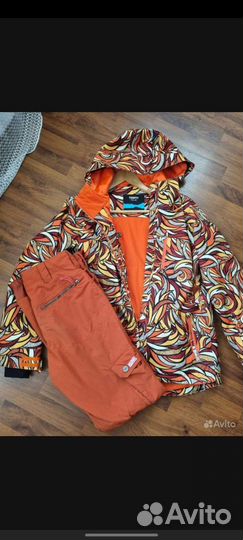Сноубордическая куртка и штаны