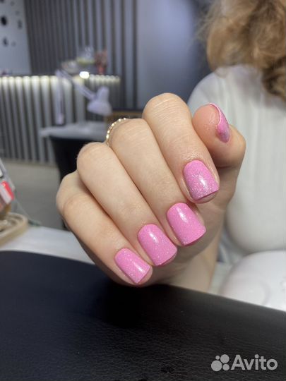 Модель на маникюр с покрытием гель лак