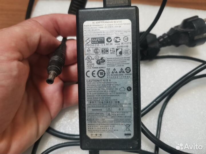 Блок питания для ноутбука