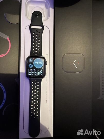 Часы apple watch 5 44 mm nike