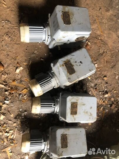 Трехступенчатый редуктор Ц3У-200 Б/у