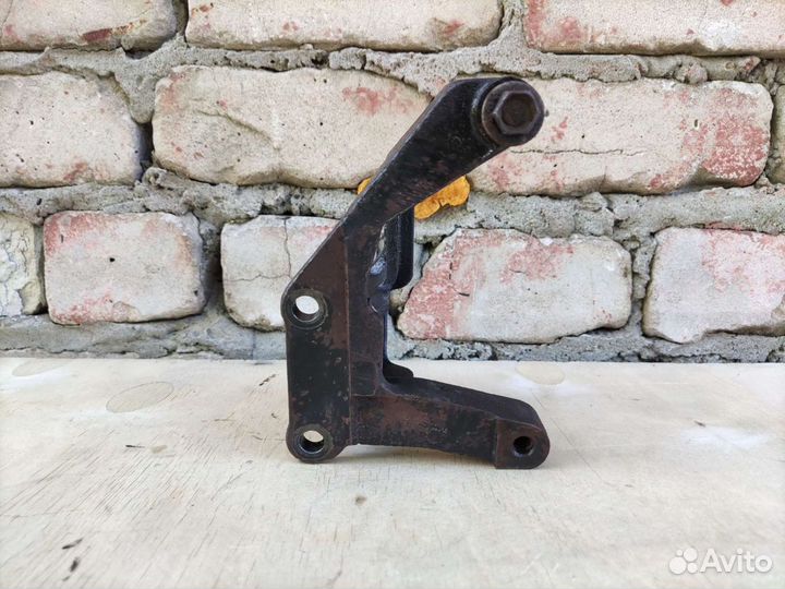 Кронштейн гура Спортейдж 1 Kia Sportage 1