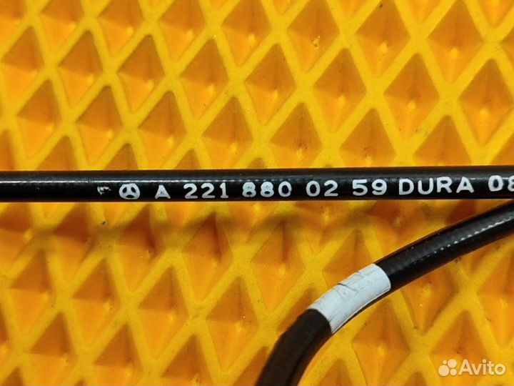 Трос замка капота Mercedes S W221 3.5 M272 2009