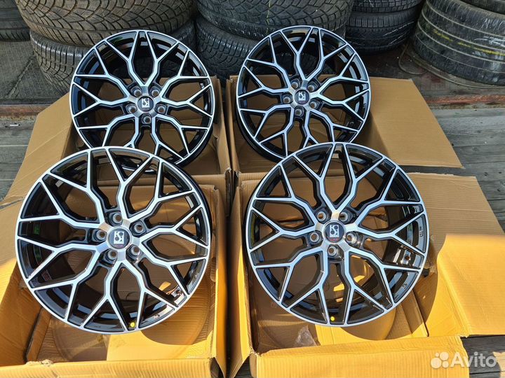 5х114.3 R18 новые литые диски Vossen HF-2 арт.1006