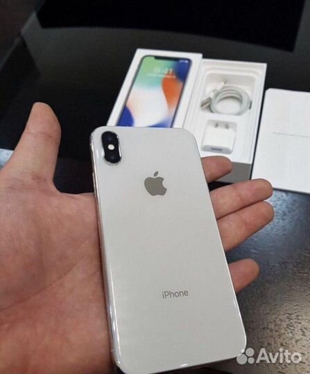 iPhone X, 64 ГБ