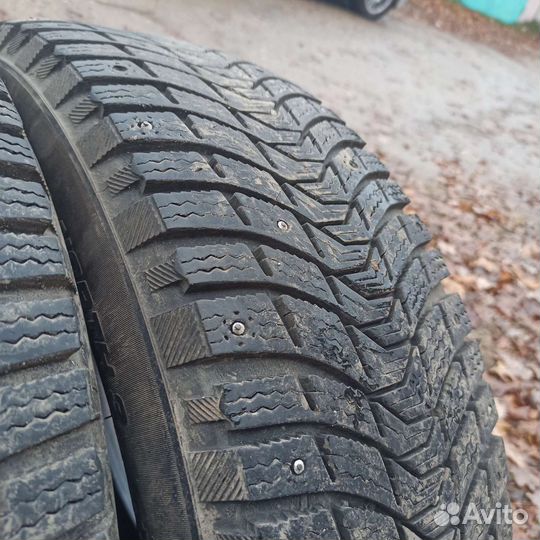 Michelin X-Ice North 3 215/65 R16