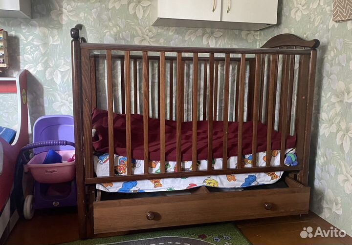 Детская кроватка с ящиком