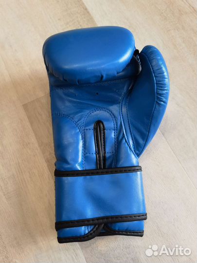 Боксерские перчатки clinch c235 8oz