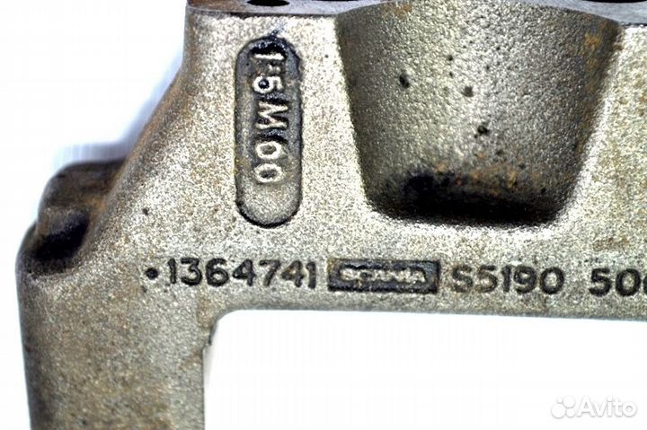 Кронштейн вала коромысла scania 4-series 124 (01.9