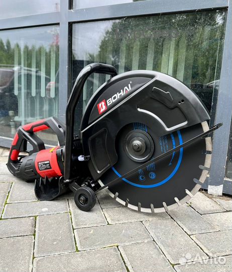 Бетонорез с насосом и шлангом