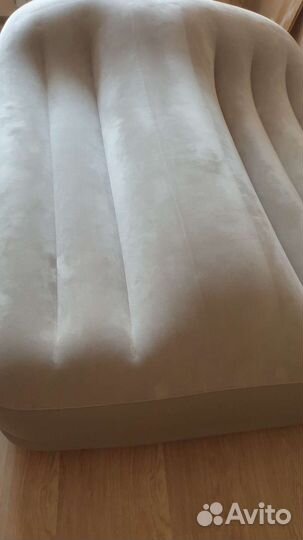 Надувной матрас с встроенным насосом intex