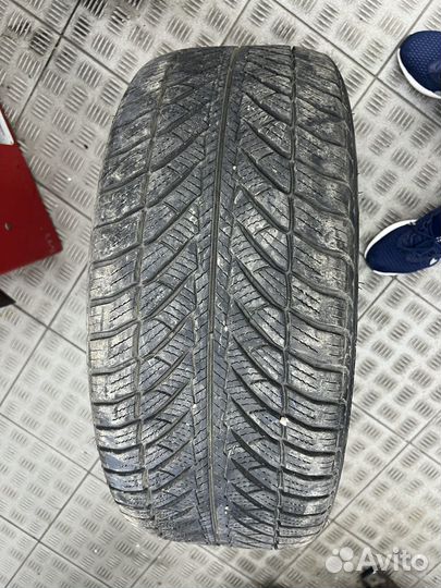 Goodyear UltraGrip 8 245/45 R19 102V