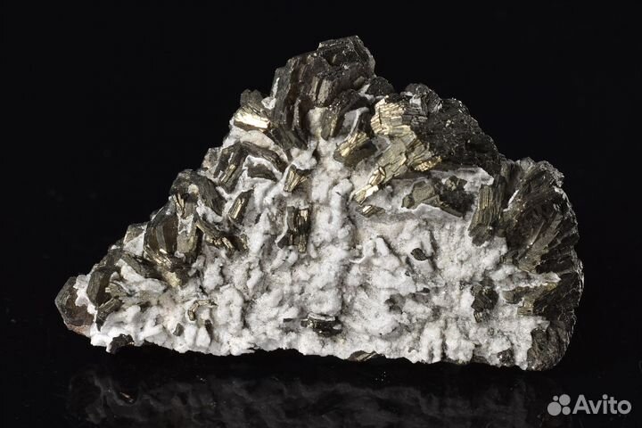 Друза кристаллов. Пирротин, кварц. Лот №685