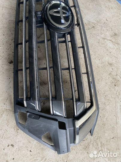 Решётка радиатора Toyota L.C 200 4.5d 2015+