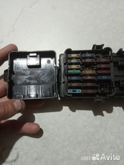 Блок предохранителей Митсубиси Диамант 1 пок