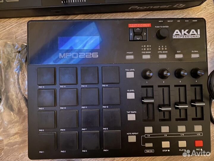 Midi контроллер akai 226
