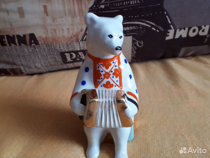 Фарфоровая статуэтка медведь Дулево