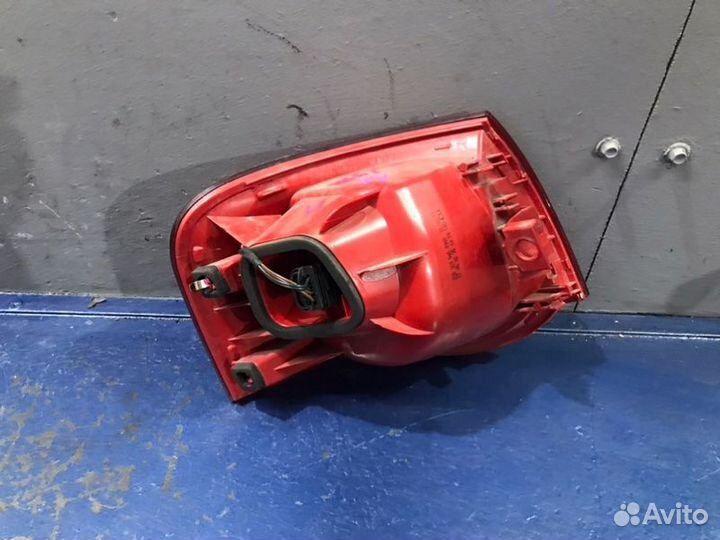 Фонарь правый Volkswagen Passat B6