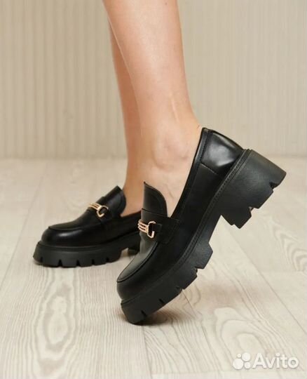 Лоферы женские