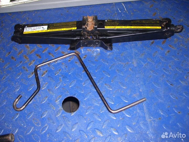 Опель зафира домкрат