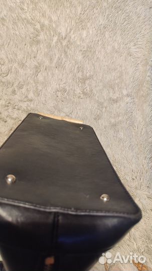 Кожаная сумка Guess