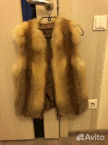 Жилет из натуральной лисы