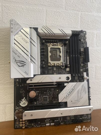 Материнская плата asus ROG strix B760