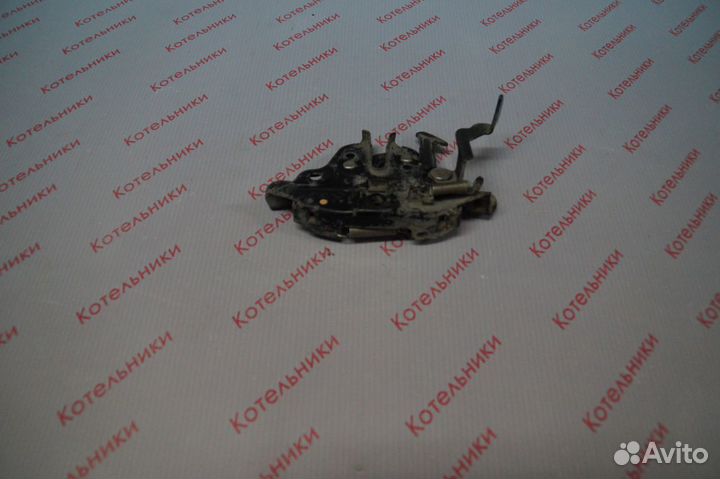 Nissan 65601-8H900 Замок капота