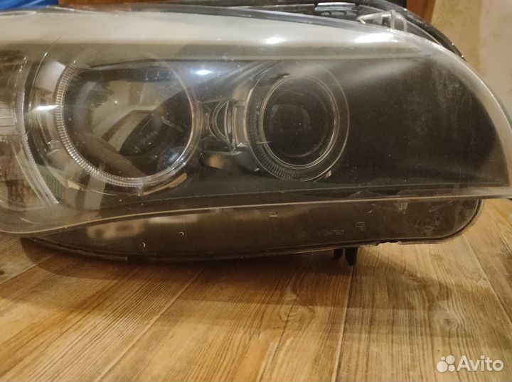 Правая фара ксенон на BMW X1 e84 дорест