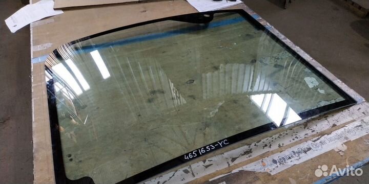 Стекло боковое правое Hitachi zx225uslc-3